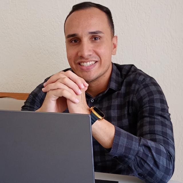 Marcos Alves web designer freelancer especializado em criação de sites em Salvador, BA